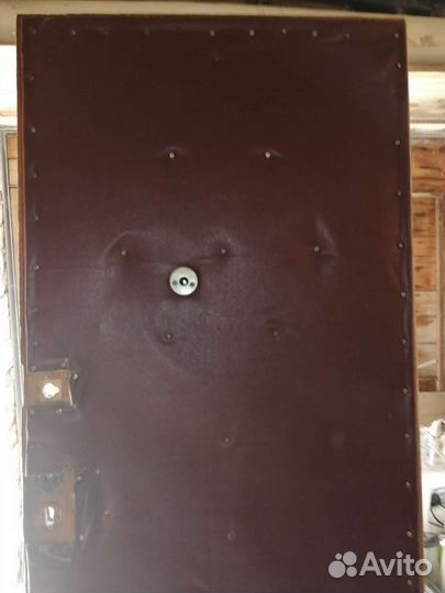 Дверь входная 204 на 87, другая 200 на 80