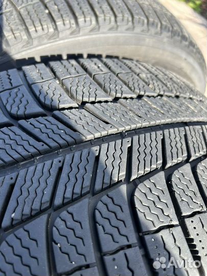 Michelin X-Ice XI3 245/45 R19 102H