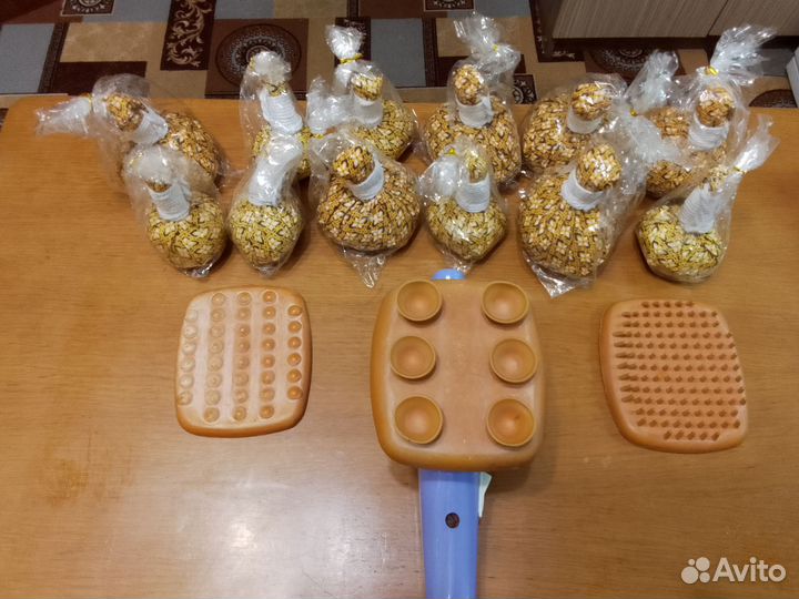 Массажер б/у+3 насадки+ 12 травяных мешочков новые