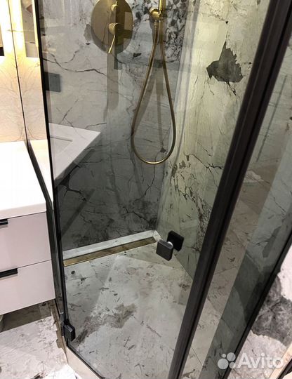 Душевая кабина из стекла