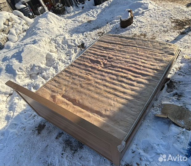 Кровать двухспальная бу