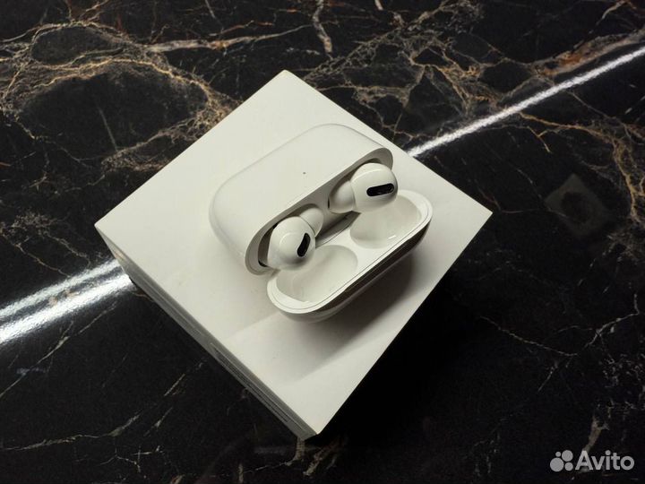 Наушники AirPods Pro / полный комплект / идеал