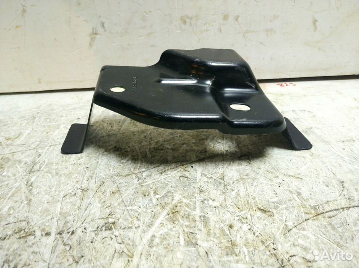 Крепление заднего крыла Dodge Journey 2009-2020