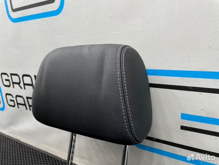 Подголовник передний Bmw X3 F25 N52B30A 3.0 2011