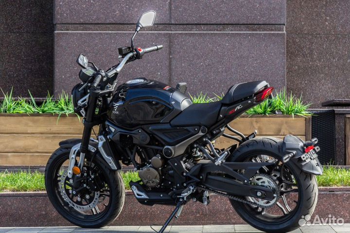 Мотоцикл voge 300ac