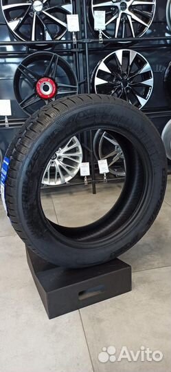 Compasal Winter Blazer UHP 215/50 R17