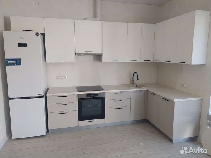 Красивый гарнитур для кухни