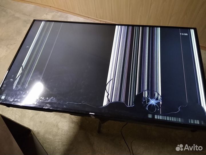 Телевизор SMART tv битый