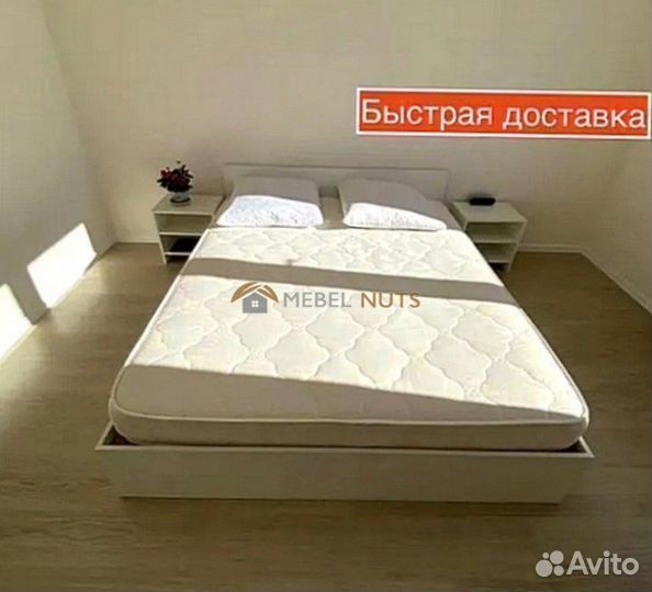 Кровать с матрасом