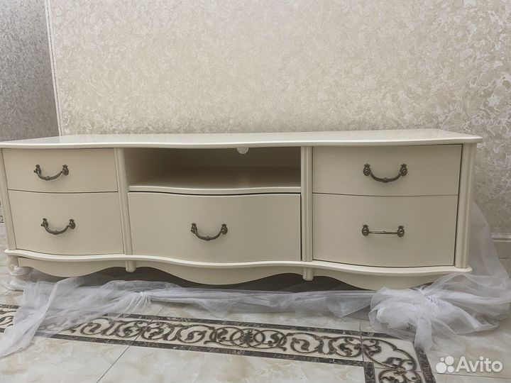 Тумба под телевизор