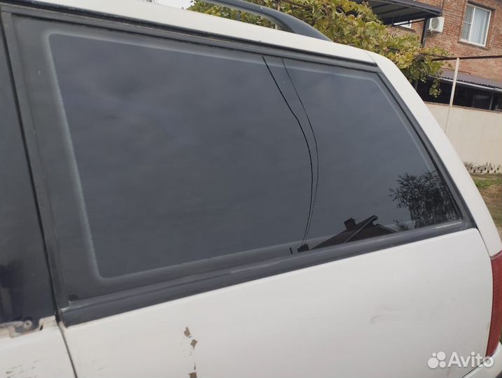 Форточка на Фольксваген Пассат b5