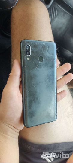 Samsung Galaxy A20, 3/32 ГБ