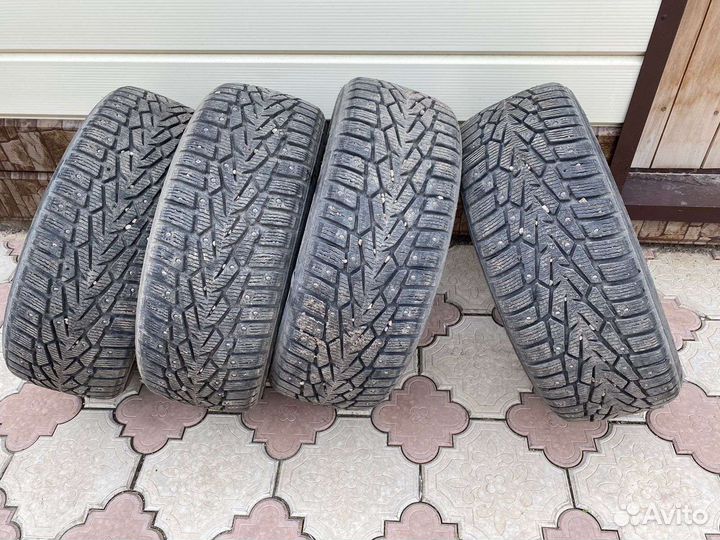Nokian Tyres Hakkapeliitta 7 215/55 R17