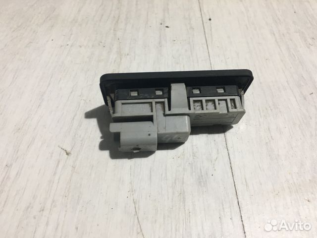 Кнопка открывания багажника LADA vesta 1.6 мт седа
