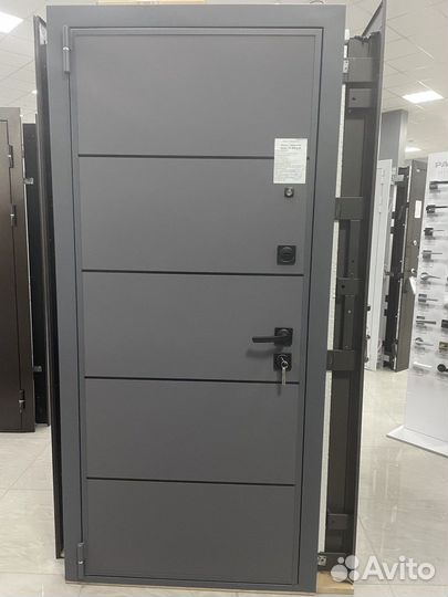 Входная дверь