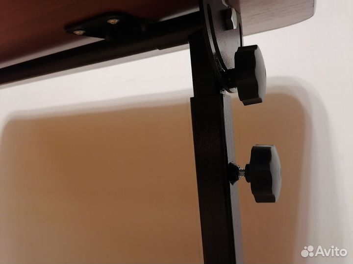 Стол мобильный прикроватный для ухода за больными