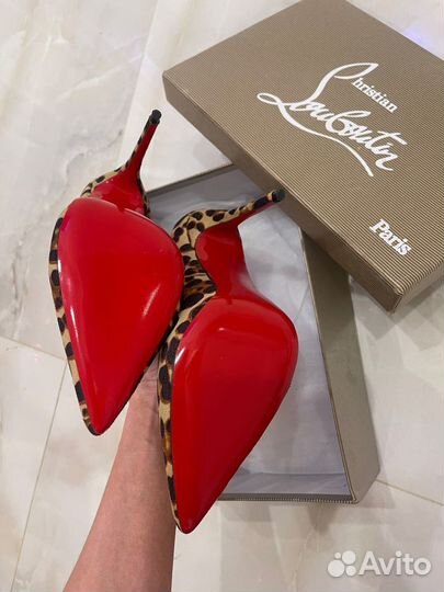 Туфли лодочки Christian Louboutin 38 Новые