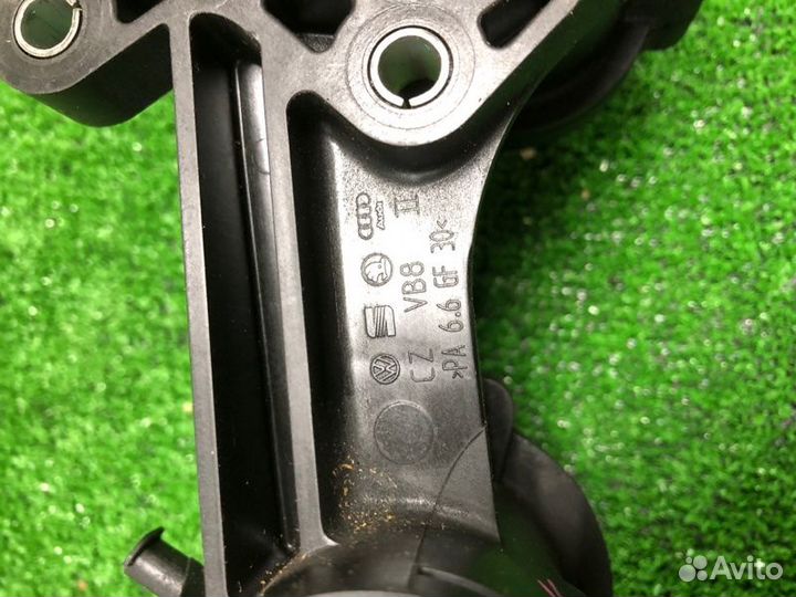 Корпус термостата Volkswagen Golf 5K1 caxa 2012