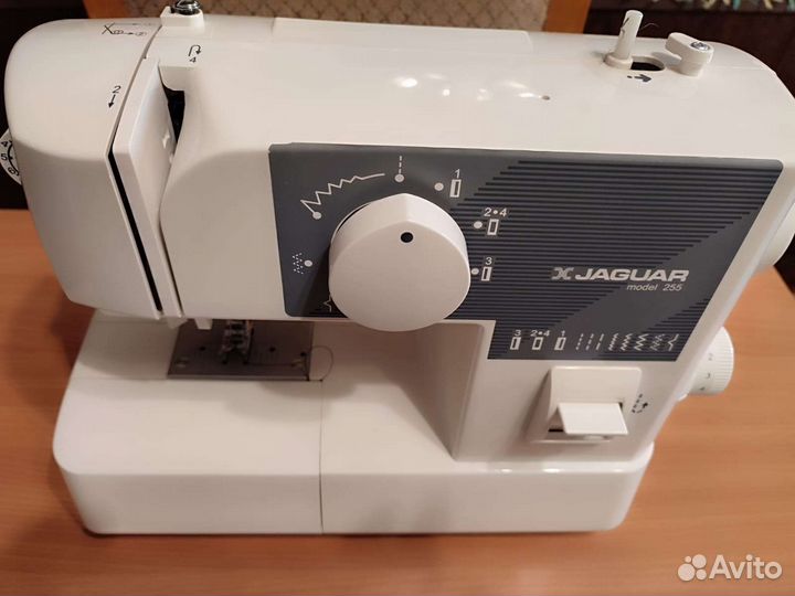 Швейная машина Jaguar mini 255