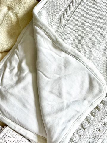 Одеяло-2шт, плед-3шт, бортик в кроватку объявление продам