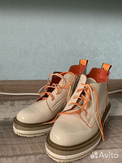 Ботинки женские