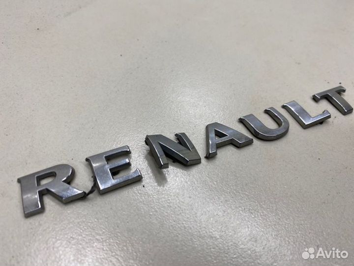 Эмблема двери багажника Renault Kaptur