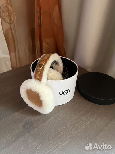 Наушники Ugg из натуральной овчины