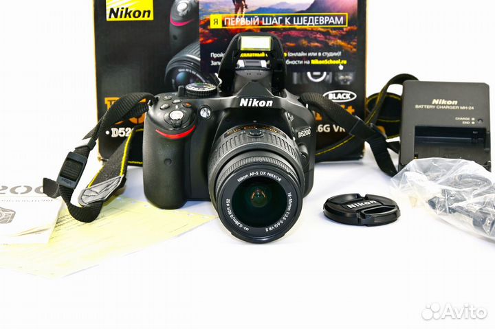 Nikon D5200 24.2MP зеркалка Kit Nikon AF-S 18-55