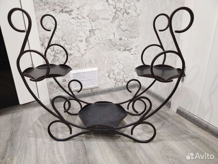 Подставка для цветов напольная металлическая