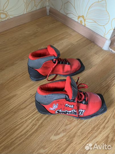 Ботинки и лыжы