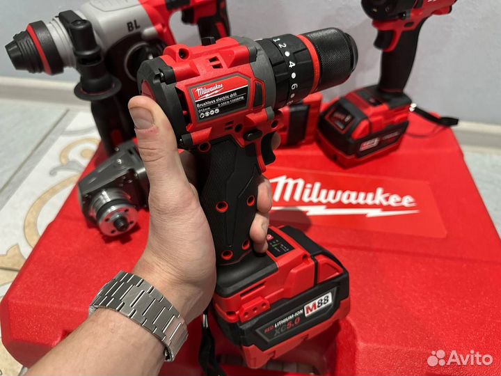 Профессиональный набор Milwaukee 4в1 (Арт.89808)