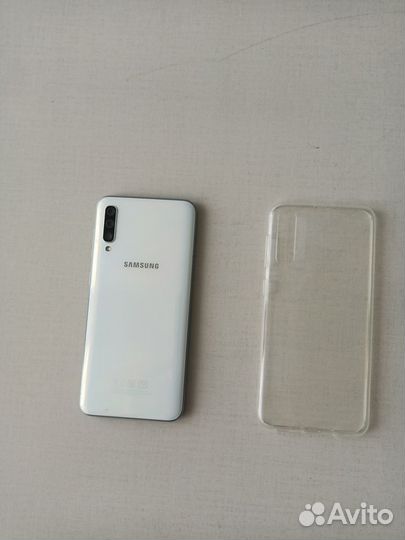 Samsung Galaxy A50, 4/64 ГБ