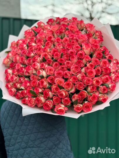 Сердце из 301 розы в корзине