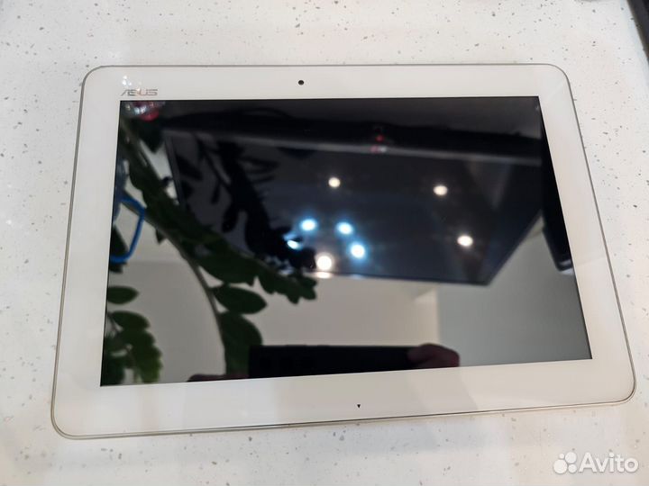Планшет asus k018 в отличном состояние