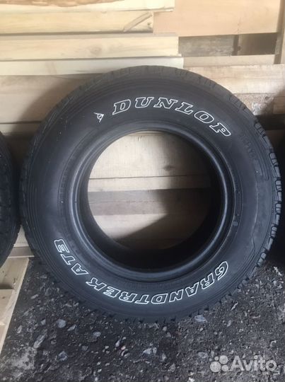 Dunlop Grandtrek AT3 215/75 R15