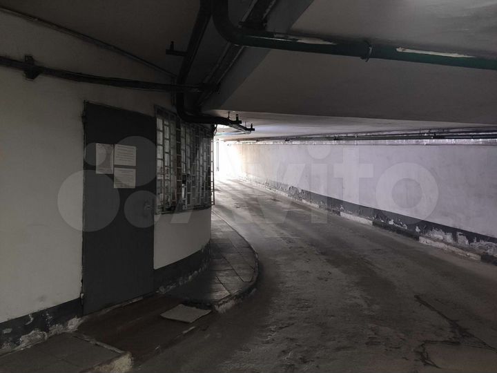 Машиноместо, 18 м²