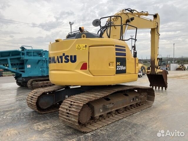 Гусеничный экскаватор Komatsu PC228US-3, 2015