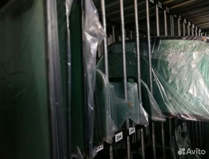 Стекло переднее Экскаватор Volvo EW 145 b