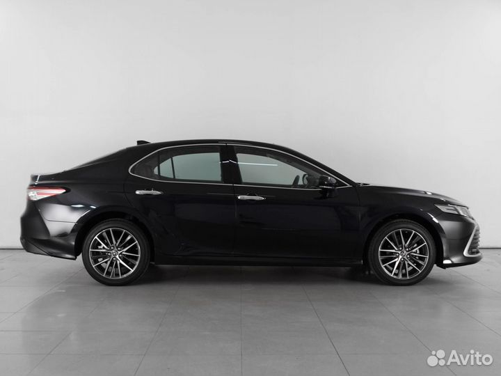 Toyota Camry, 2023