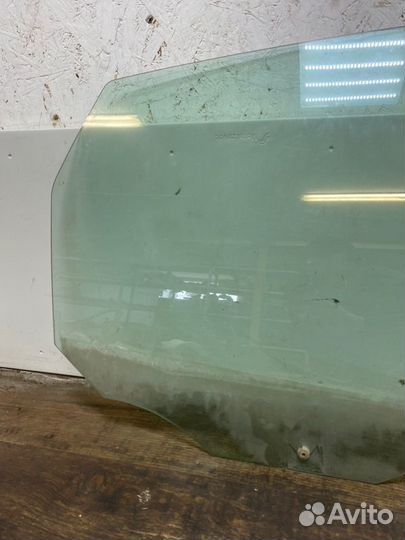 Стекло двери заднее правое Ford Focus седан