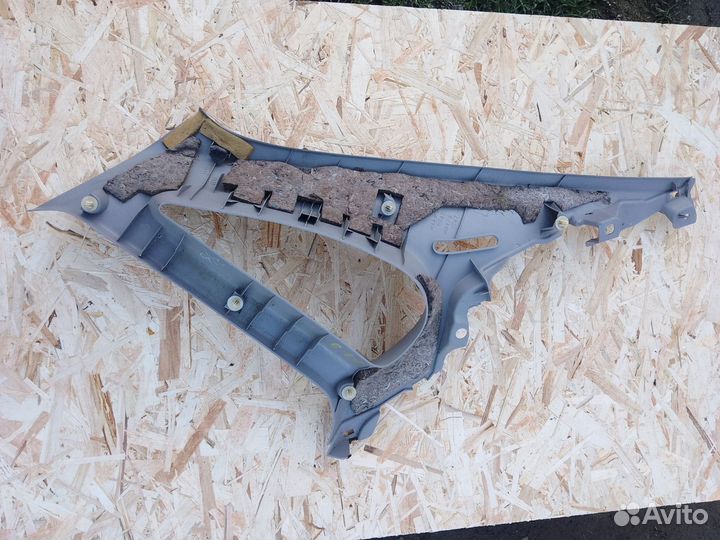 Накладка L задней стойки Toyota Corolla ee111