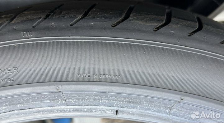 Pirelli P Zero 315/30 R22 107Y