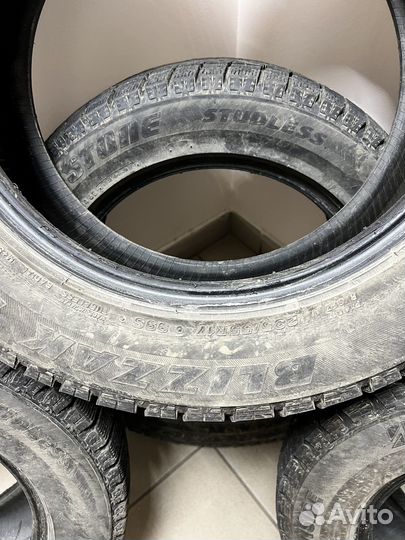 Bridgestone Blizzak Revo GZ 235/55 R17