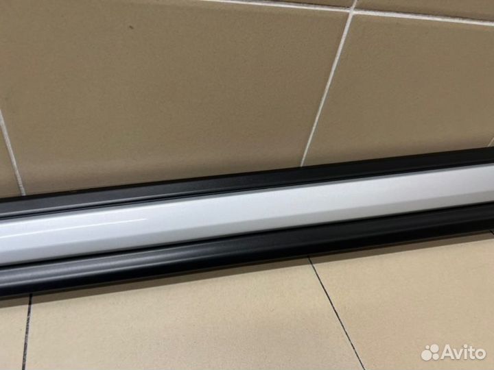 Молдинг двери передний левый Mitsubishi Outlander