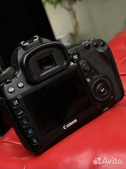 Зеркальный фотоаппарат canon 5d mark4