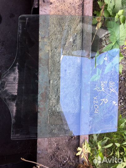 Стекло задней правой двери на мерседес GLK Х204