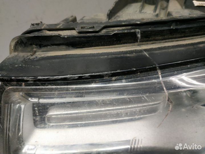 Фара передняя левая Jeep Grand Cherokee WK2