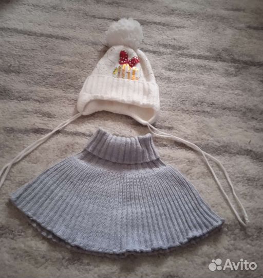 Шапка и манишка детская