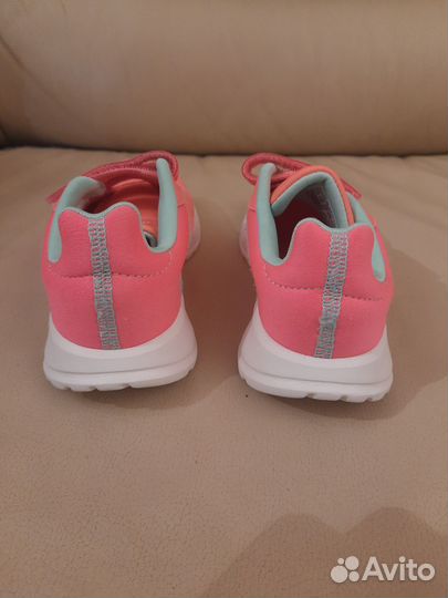 Кроссовки adidas