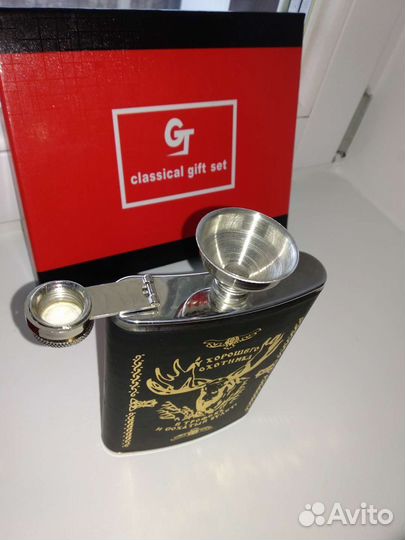 Фляжка с рюмками